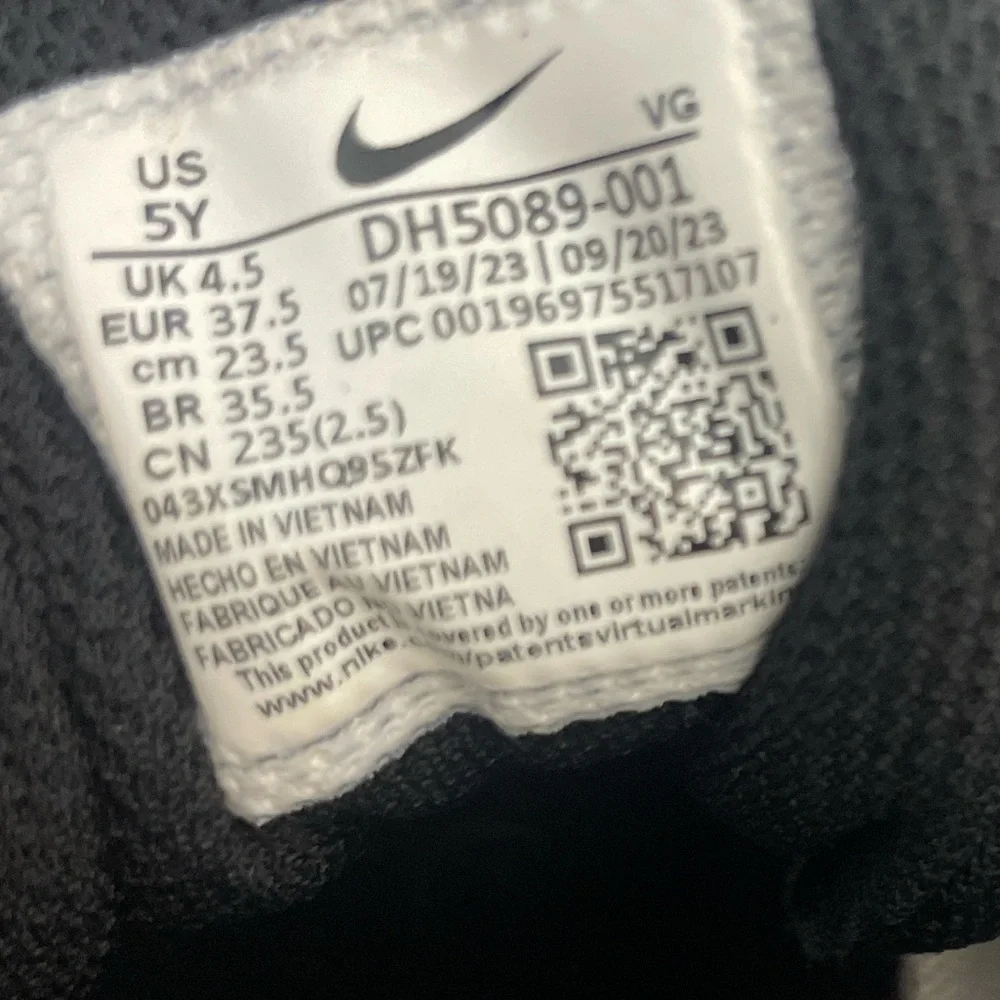 Nike Vapor Edge Youth 5Y Football Cleats Black White (L1)✨✨✨